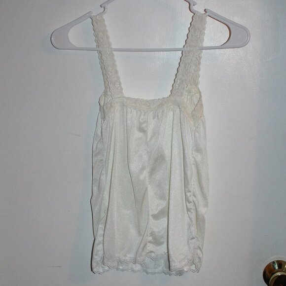 Vintage white nylon camisole Size Medium - Picture 2 of 3